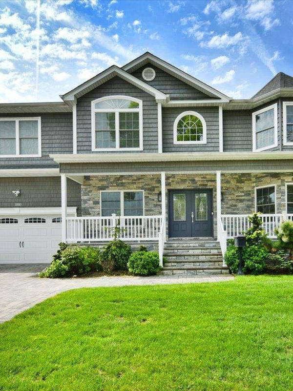 Casa de 5 Dormitorios en Venta en Merrick - Nueva York - EE. UU.