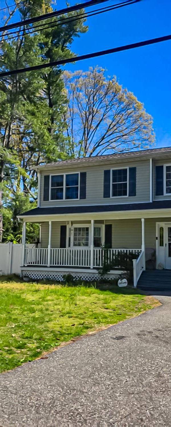 5 Bedroom Home for Sale in Middle Island - New York - USA