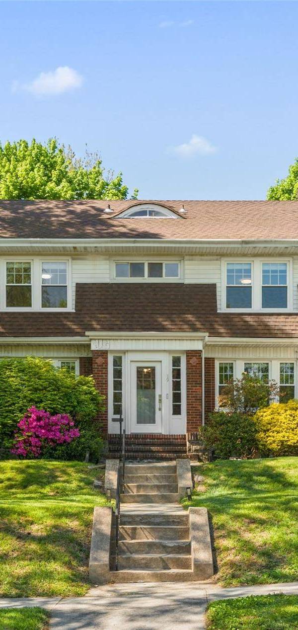 Casa com 5 Quartos à Venda em New Rochelle - Nova Iorque - EUA
