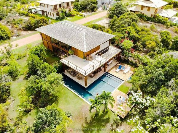 Casa com 5 Quartos à Venda em Praia do Forte - Bahia - Brasil