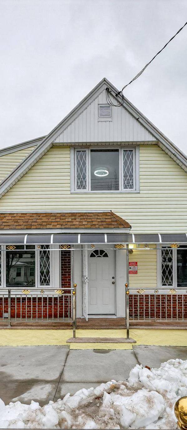 Casa com 5 Quartos à Venda em Queens Village - Nova Iorque - EUA