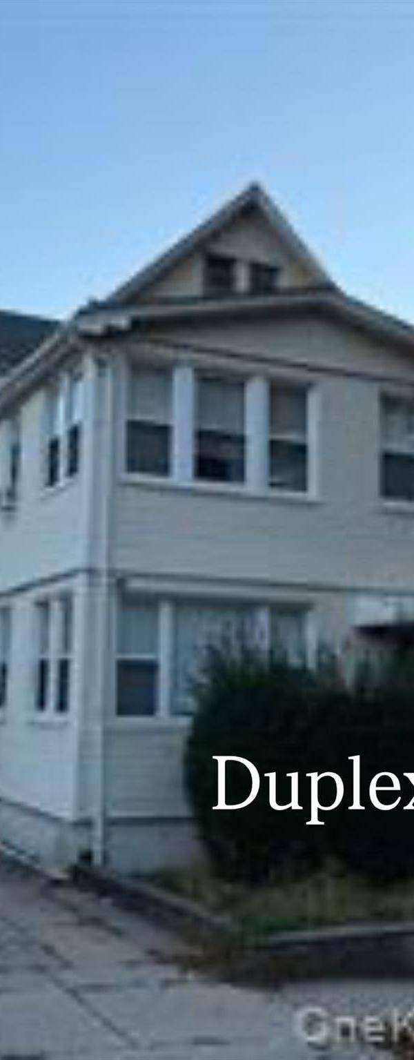 Casa com 5 Quartos à Venda em Queens Village - Nova Iorque - EUA
