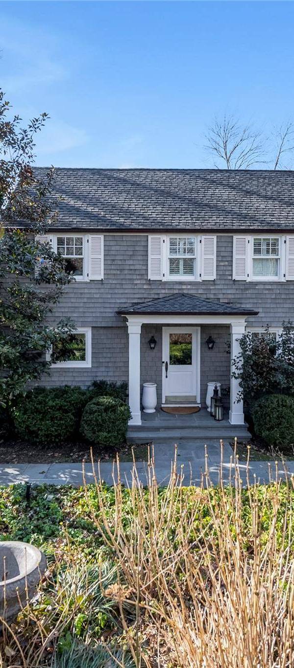 5 Bedroom Home for Sale in Sands Point - New York - USA
