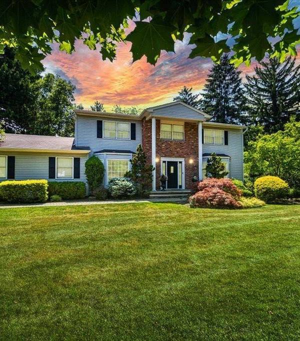 Casa con 5 Dormitorios en Venta en Suffern - Nueva York - EE. UU.