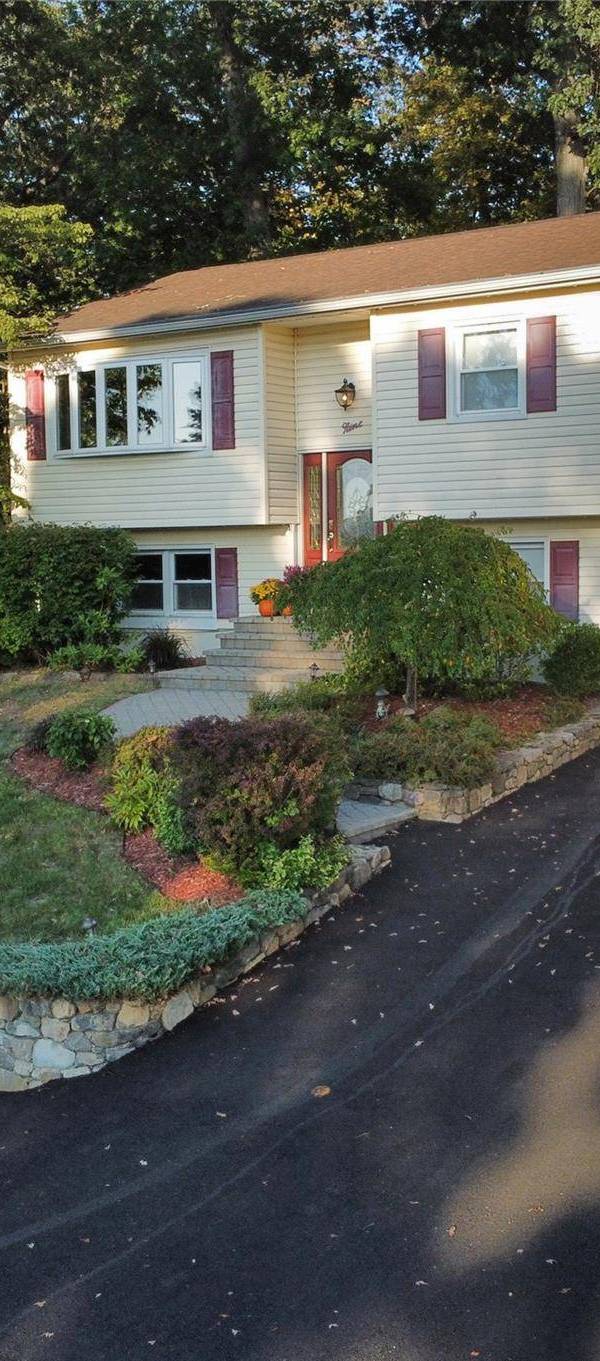 Casa con 5 Dormitorios en Venta en Suffern - Nueva York - EE. UU.