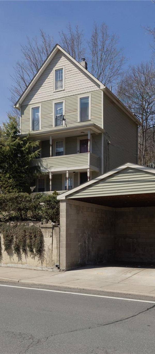 Casa con 5 Dormitorios en Venta en Suffern - Nueva York - EE. UU.