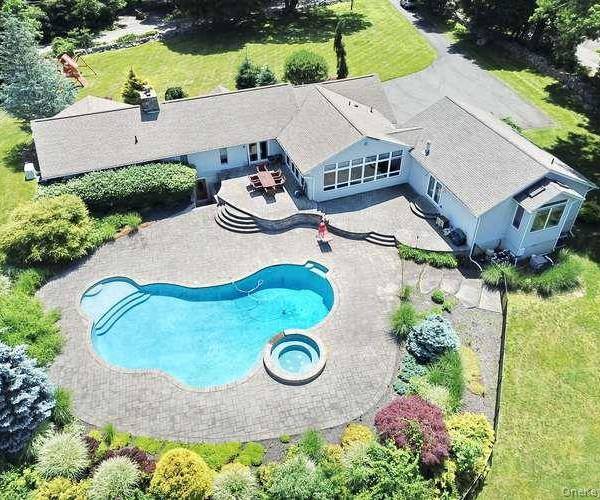 Casa con 5 Dormitorios en Venta en Suffern - Nueva York - EE. UU.