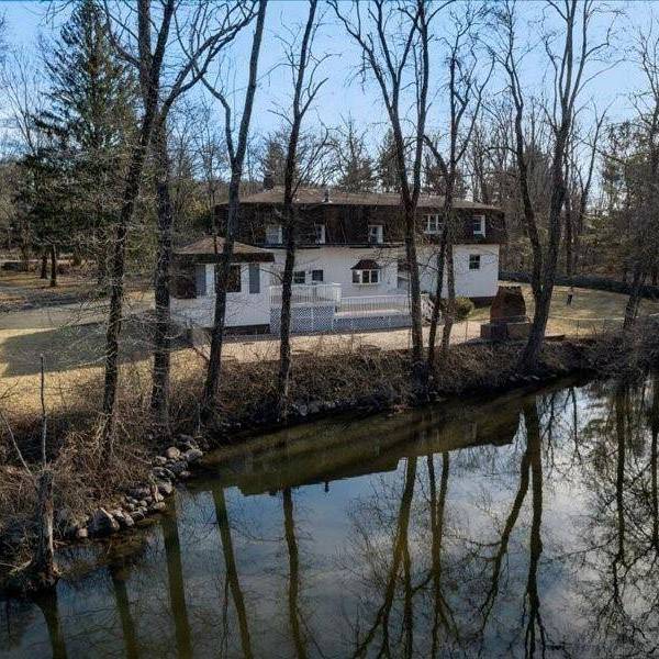 Casa con 5 Dormitorios en Venta en Suffern - Nueva York - EE. UU.