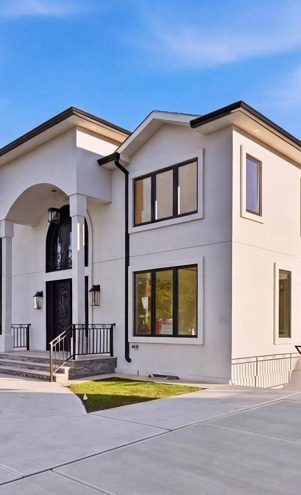 Casa de 5 Dormitorios en Venta en Valley Stream - Nueva York - EE. UU.