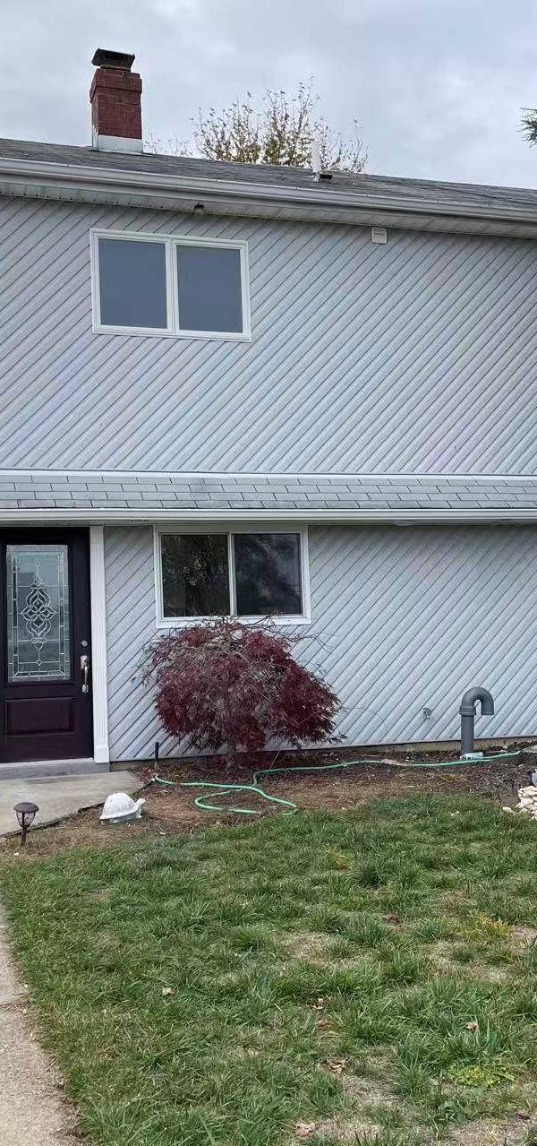 5 Bedroom Home for Sale in Westbury - New York - USA