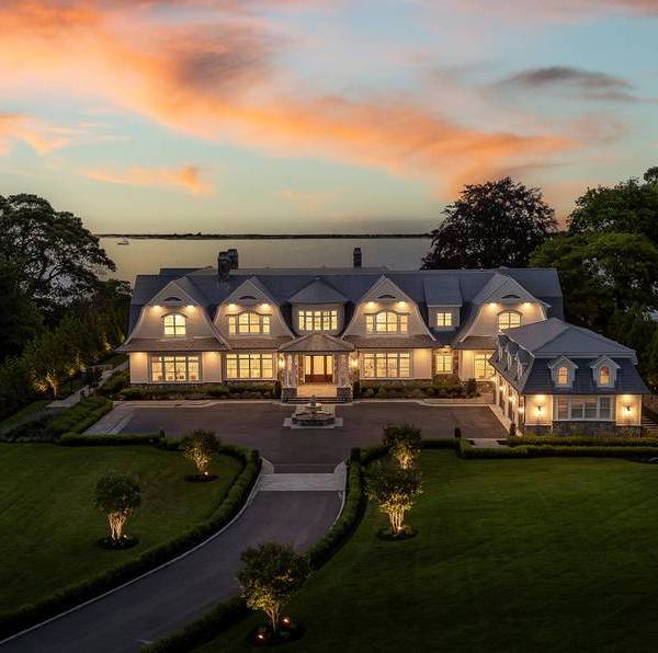 Casa com 6 Quartos à Beira-Mar à Venda em East Setauket - NY - EUA