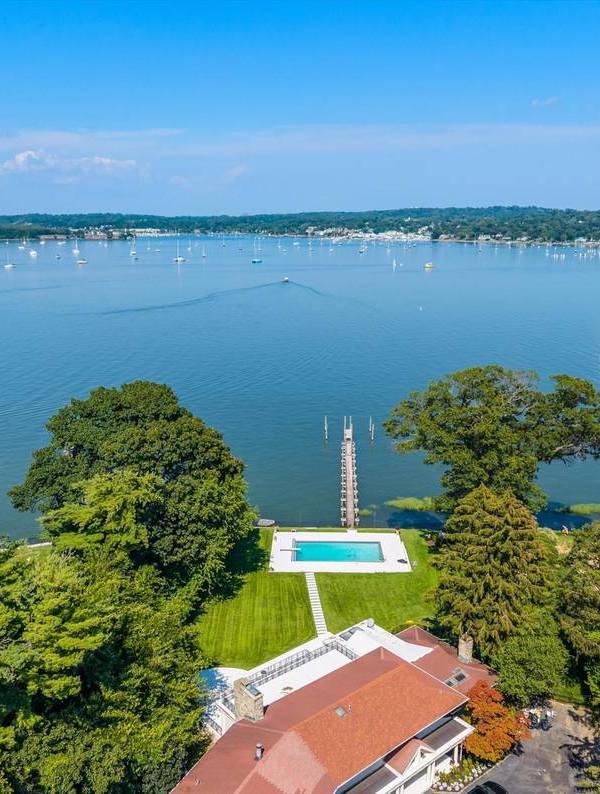 Maison de 6 Chambres au Bord de l'Eau à Vendre à Great Neck - NY - USA