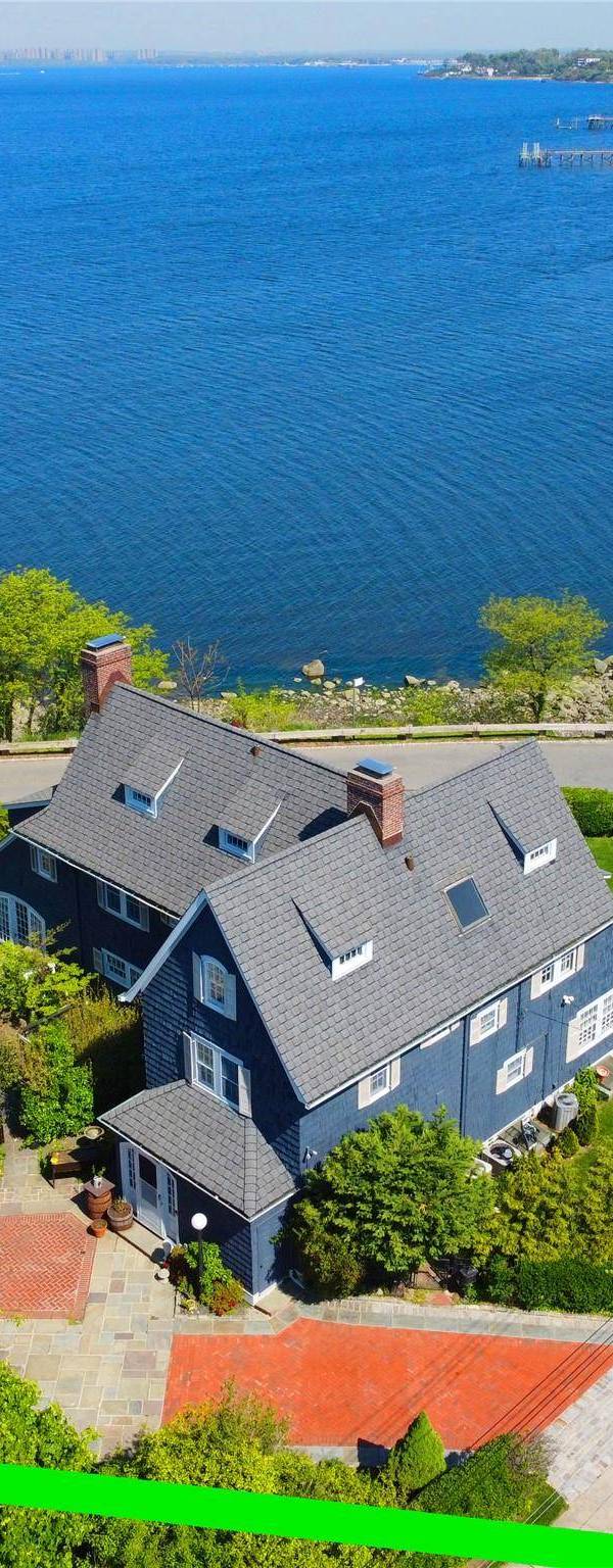 Casa de 6 Dormitorios Frente al Mar en Venta en Little Neck - Nueva York - EE. UU.