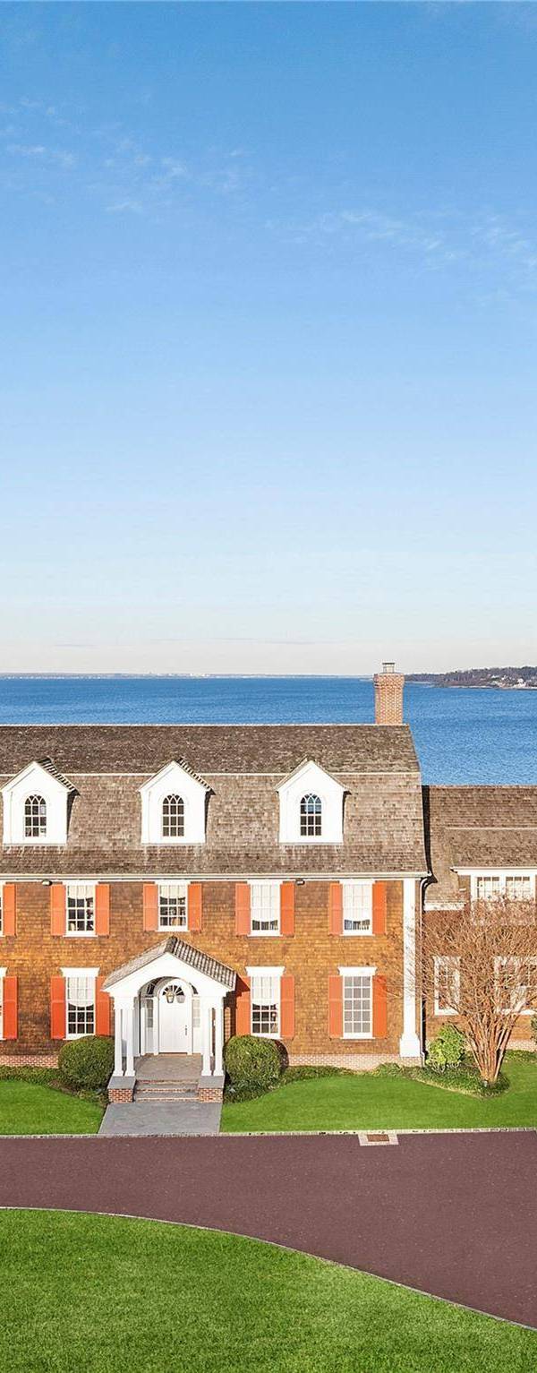 6 Bedroom Waterfront Home for Sale in Sands Point, NY, USA