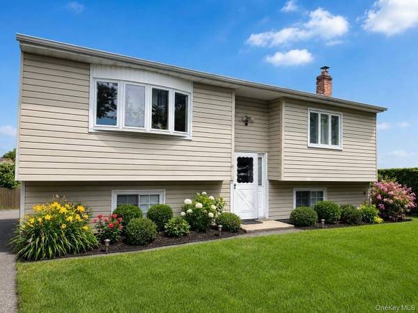 Casa com 6 Quartos à Venda em Amityville - Nova Iorque - EUA