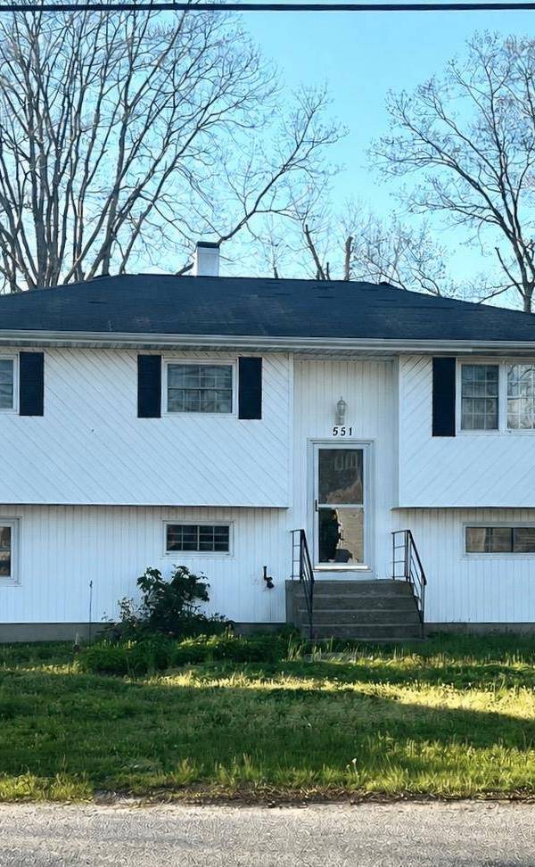 6 Bedroom Home for Sale in Bay Shore - New York - USA