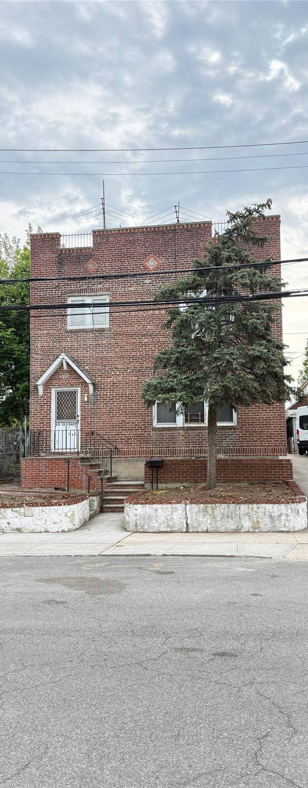 Casa com 6 Quartos à Venda em Flushing - Nova Iorque - EUA