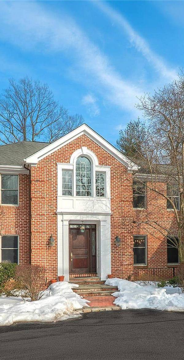 6 Bedroom Home for Sale in Sands Point - New York - USA