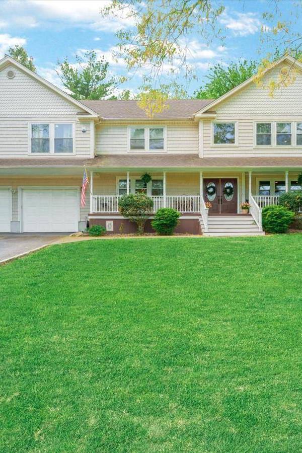 6 Bedroom Home for Sale in Shoreham - New York - USA
