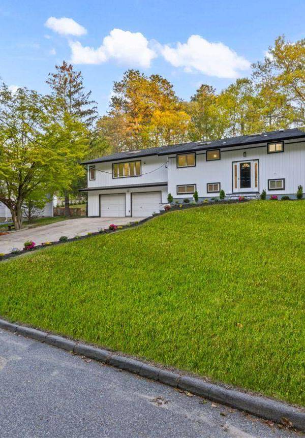 Casa de 6 Dormitorios en Venta en Smithtown - Nueva York - EE. UU.
