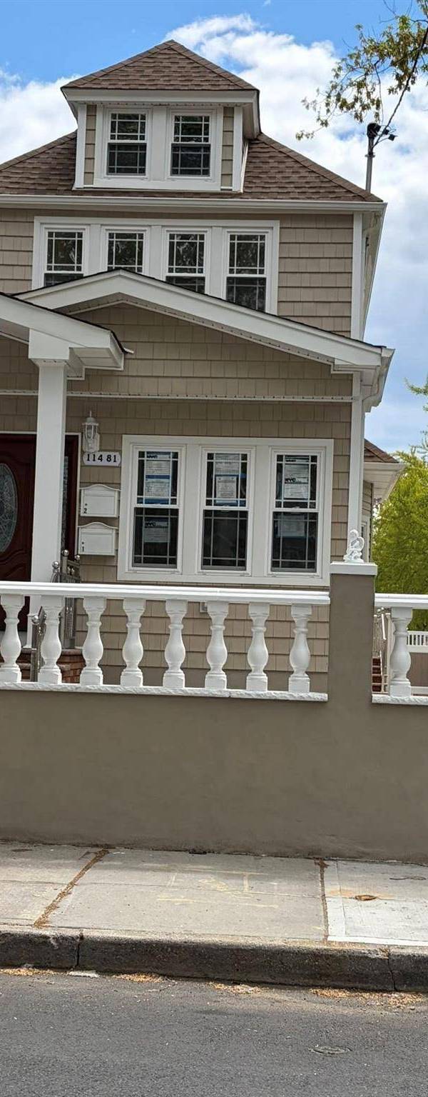 Casa com 6 Quartos à Venda em South Ozone Park - Nova Iorque - EUA