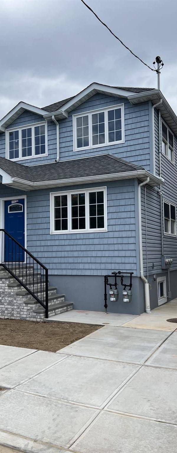 Casa com 6 Quartos à Venda em South Ozone Park - Nova Iorque - EUA