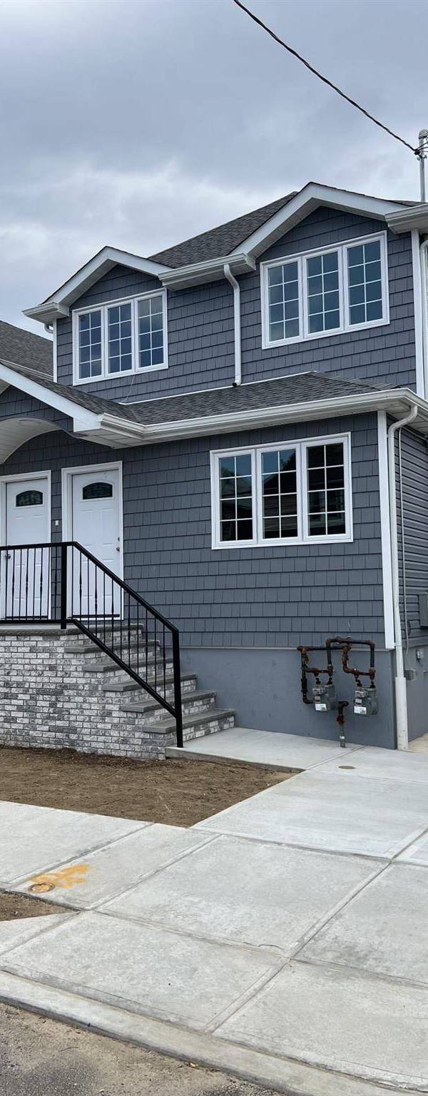 Casa com 6 Quartos à Venda em South Ozone Park - Nova Iorque - EUA