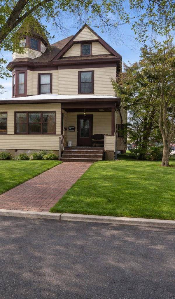Casa con 6 Dormitorios en Venta en Suffern - Nueva York - EE. UU.