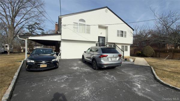 Casa com 7 Quartos à Venda em Amityville - Nova Iorque - EUA