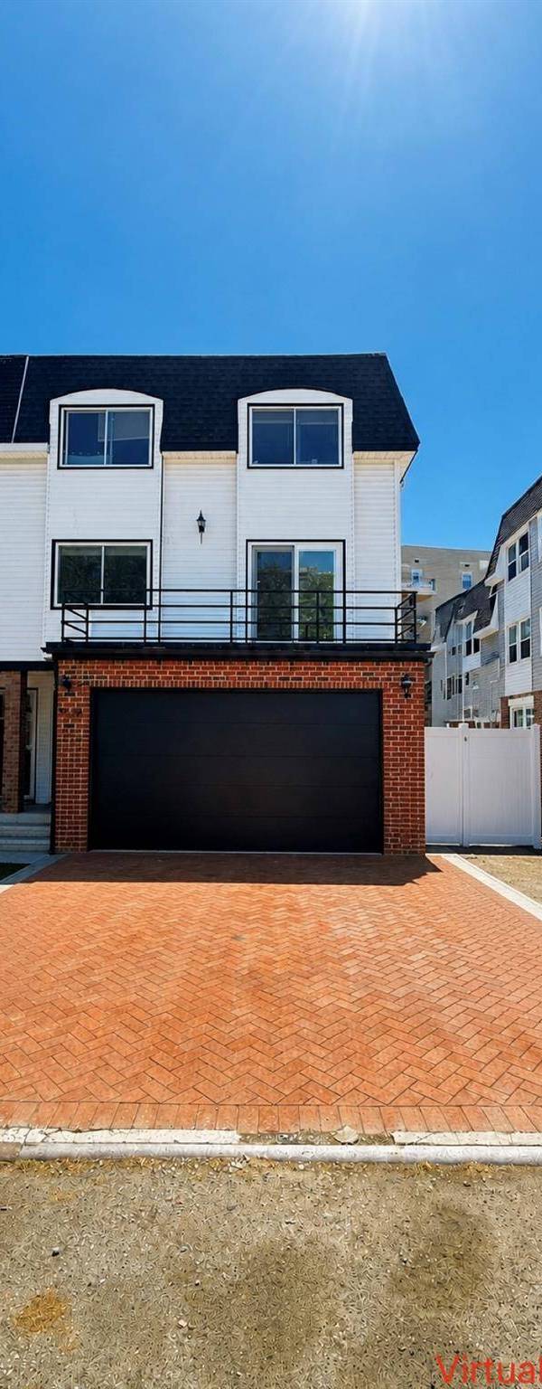 Casa de 7 Dormitorios en Venta en Bayside - Nueva York - EE. UU.