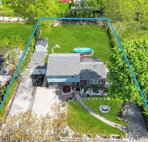 Casa com 7 Quartos à Venda em Brentwood - Nova Iorque - EUA