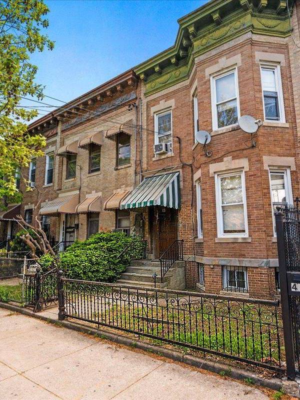 Casa de 7 Dormitorios en Venta en Brooklyn - Nueva York - EE. UU.