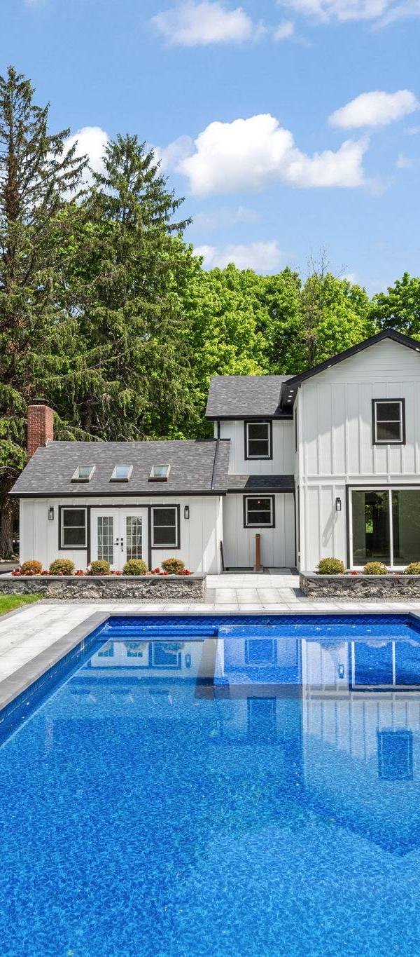 Casa de 7 Dormitorios en Venta en Greenlawn - Nueva York - EE. UU.