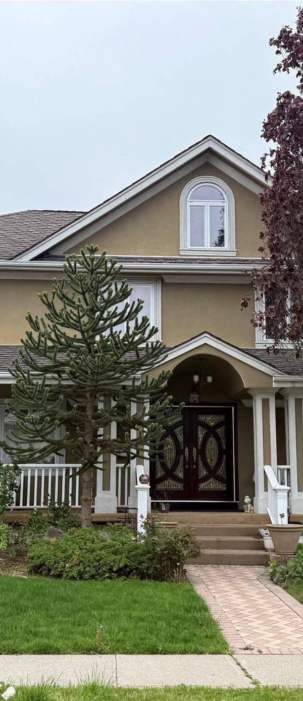 7 Bedroom Home for Sale in Westbury - New York - USA