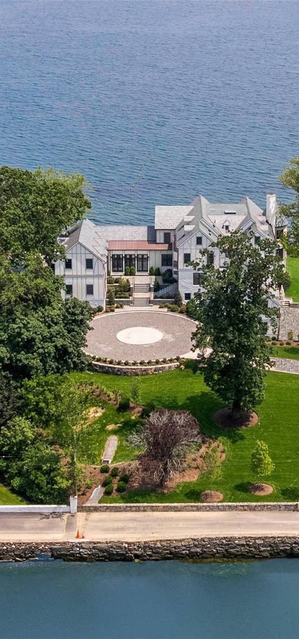 Maison de 8 Chambres au Bord de l'Eau à Vendre à Mamaroneck, NY, États-Unis