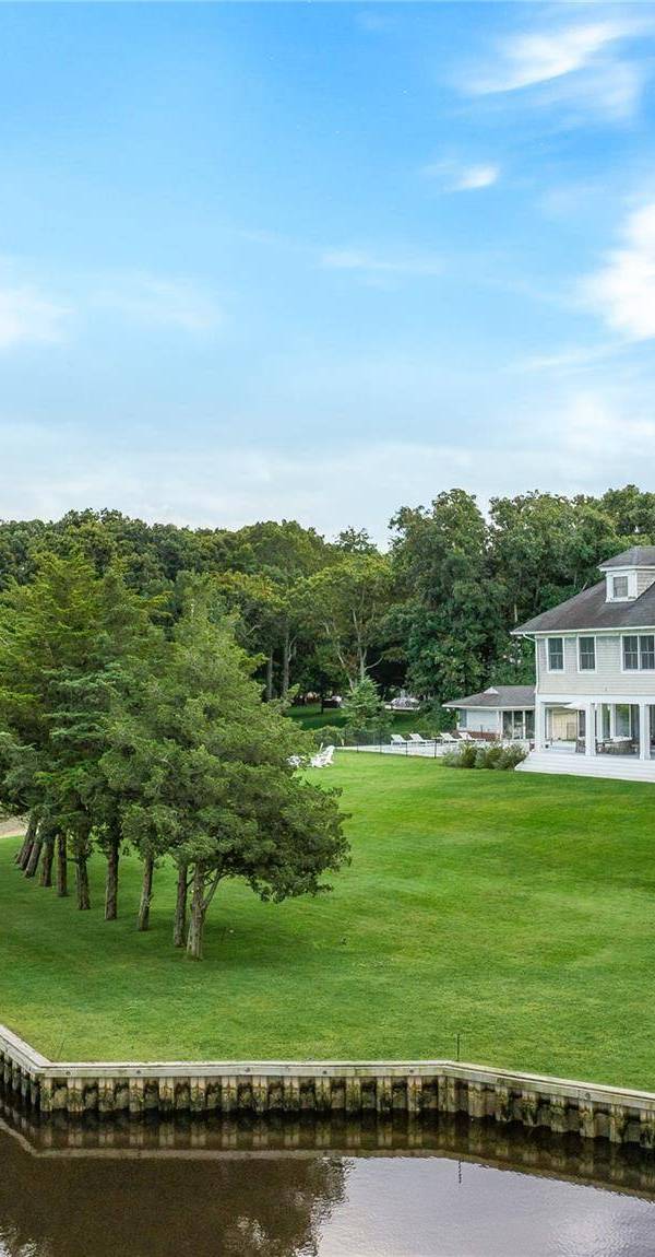 Maison de 8 Chambres au Bord de l'Eau à Vendre à Quogue - NY - USA