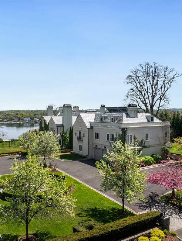 Maison de 8 Chambres à Vendre à Great Neck - NY - USA