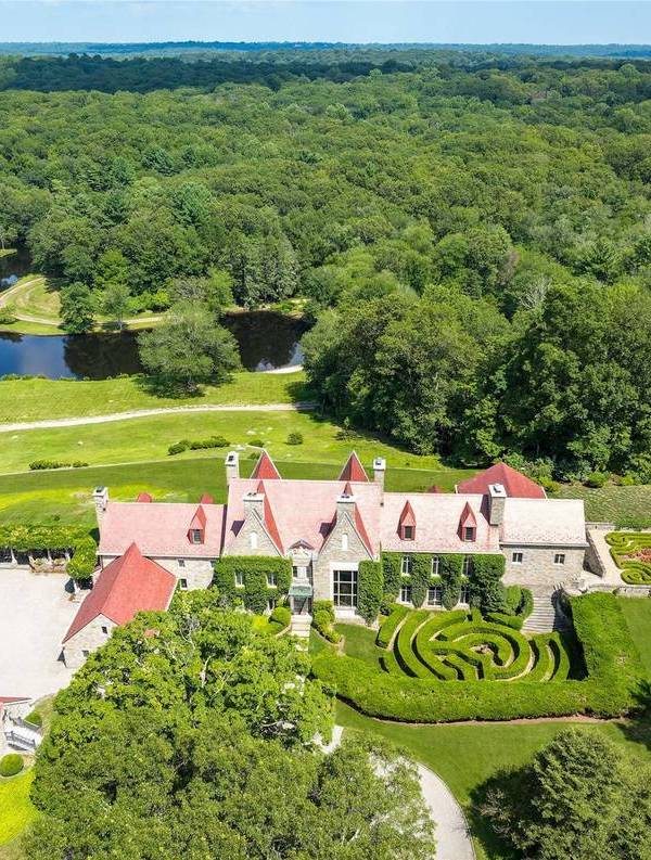Maison avec 8 Chambres à Vendre à Stamford - CT - USA