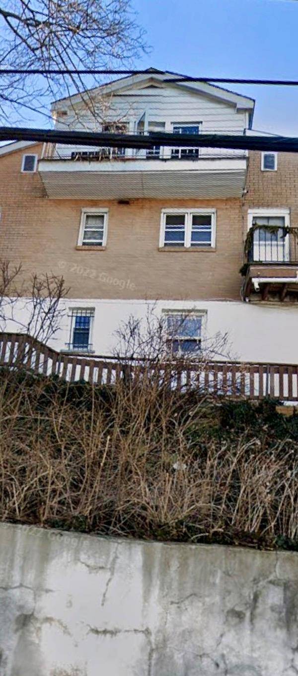 8 Bedroom Home for Sale in Yonkers - New York - USA