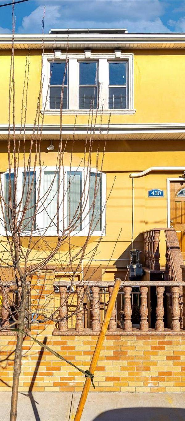 Casa de 9 Dormitorios en Venta en Bronx - Nueva York - EE. UU.