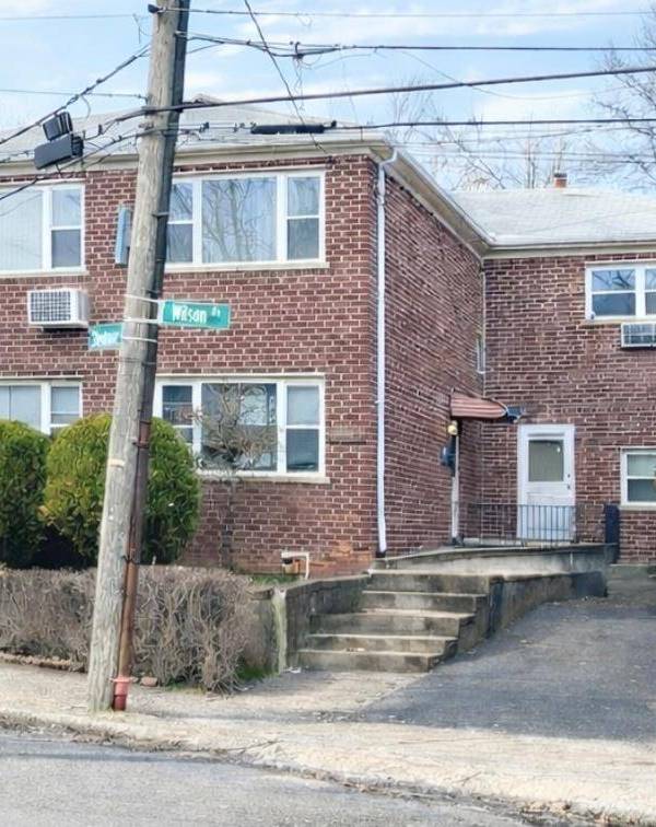 Casa de 4 Dormitorios en Venta en Bronx – Allerton Ave.