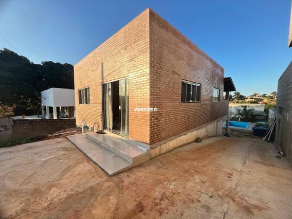 Casa de 4 Quartos à Venda em Nova Guarapari - Guarapari - Espírito Santo - Brasil