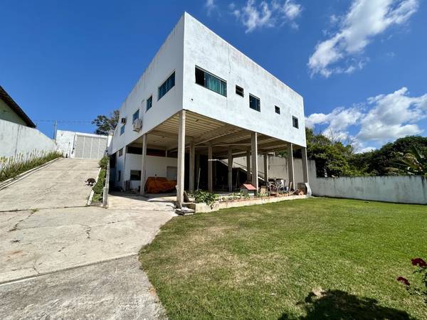 Casa de 4 Quartos à Venda em Nova Guarapari - Guarapari - Espírito Santo - Brasil