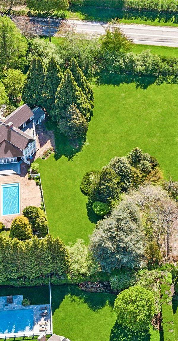 6 Bedroom Home for Sale in Bridgehampton – NY