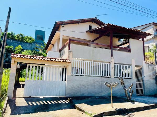 Casa de 6 Quartos à Venda em Setiba - Guarapari - Espírito Santo - Brasil