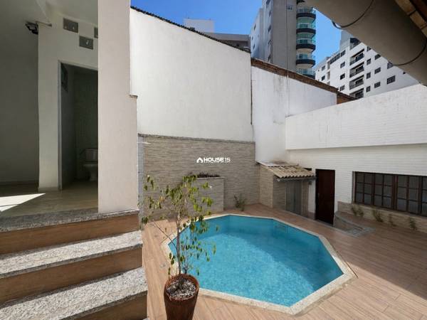 Casa de 6 Quartos à Venda no Centro - Guarapari - Espírito Santo - Brasil