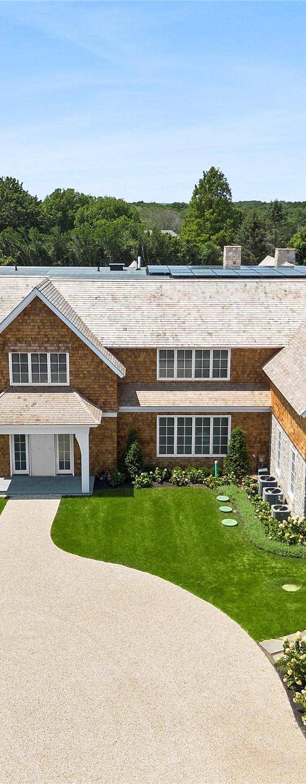 9 Bedroom Home for Sale in Bridgehampton – 120 Halsey Lane