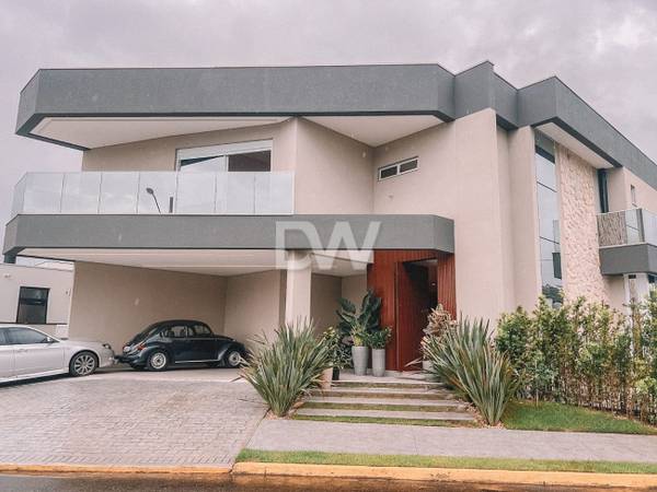 Casa em Condomínio com 5 Suítes à Venda em Camboriú - Santa Catarina - Brasil
