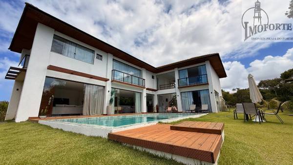 Casa em Condomínio com 5 Suítes à Venda em Praia do Forte – Mata de São João – Bahia – Brasil