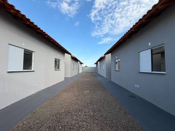 Casa em Condomínio de 2 Quartos à Venda no Figueiras do Parque - Campo Grande - Mato Grosso do Sul - Brasil